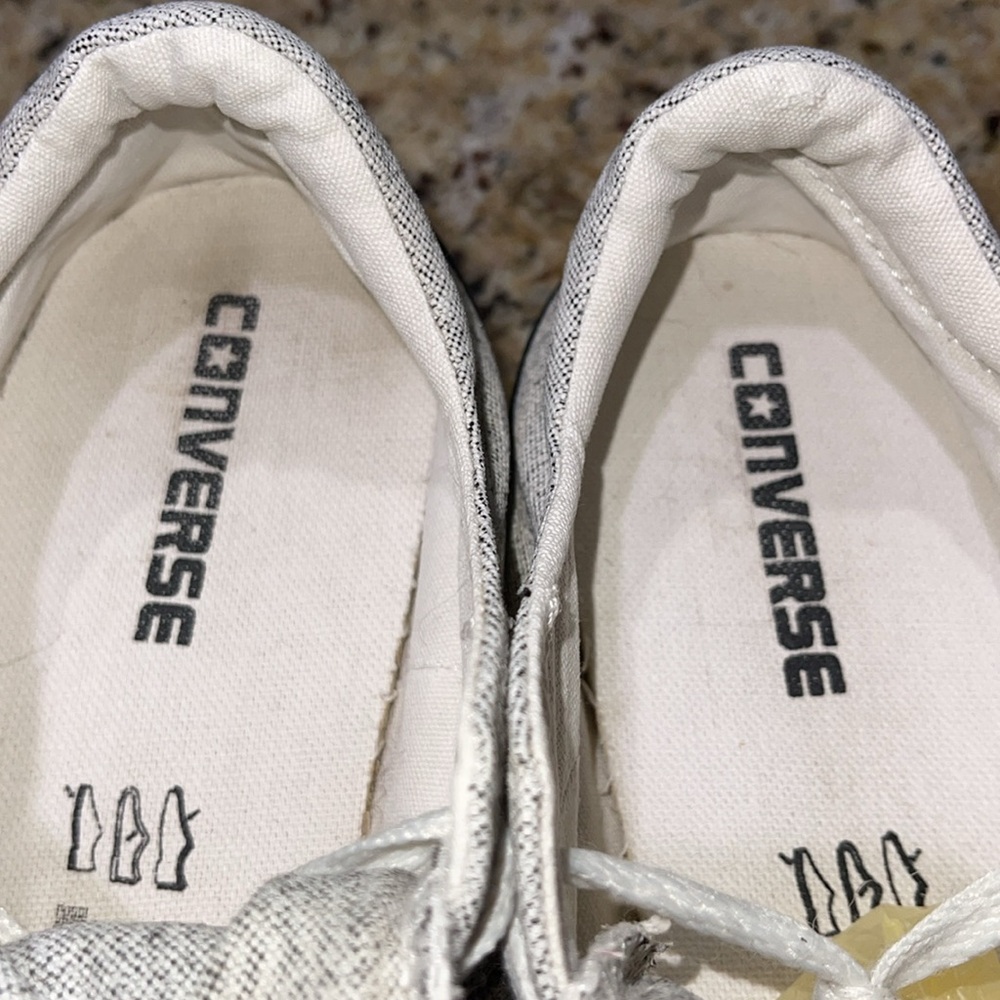 Converse - Picture 2 of 10
